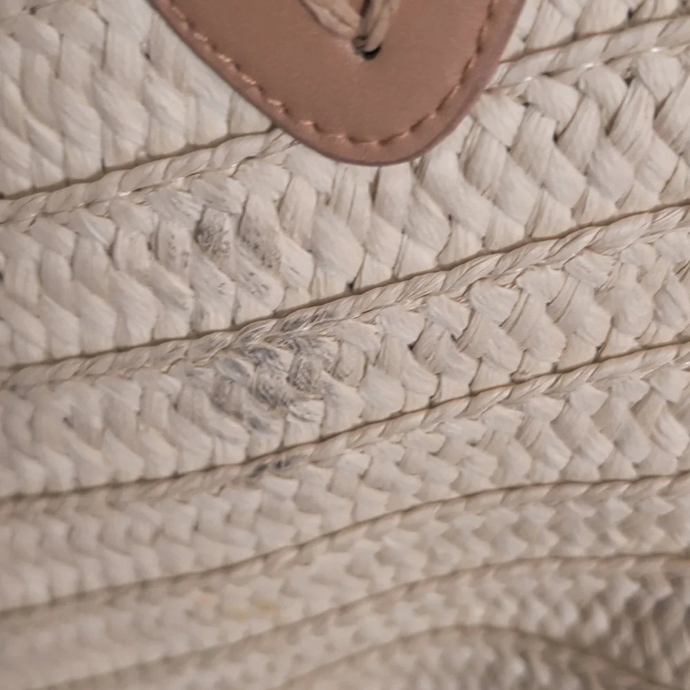 Woven Straw Bag - Picture 7 of 9